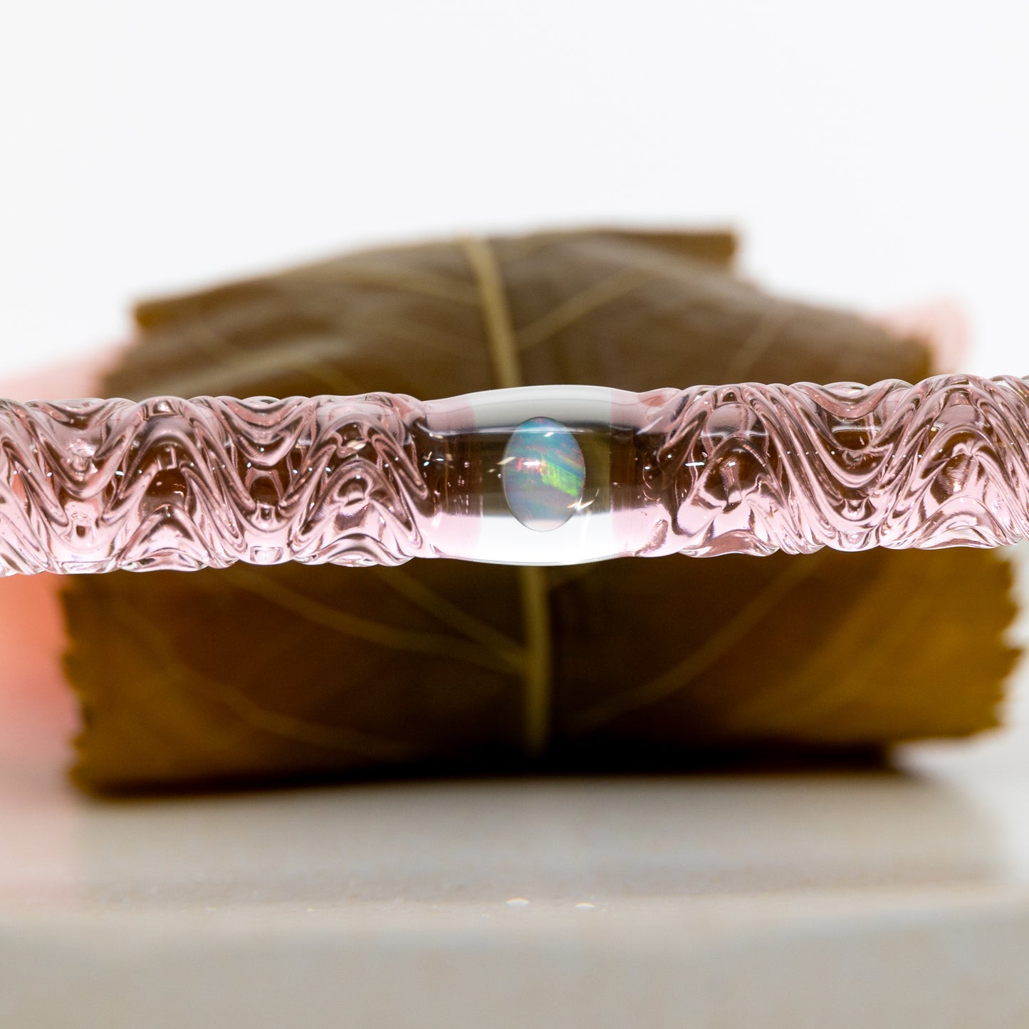 Synchronicity Glass Art × BUNGUBOX Glass Pen "Sakura Mochi"