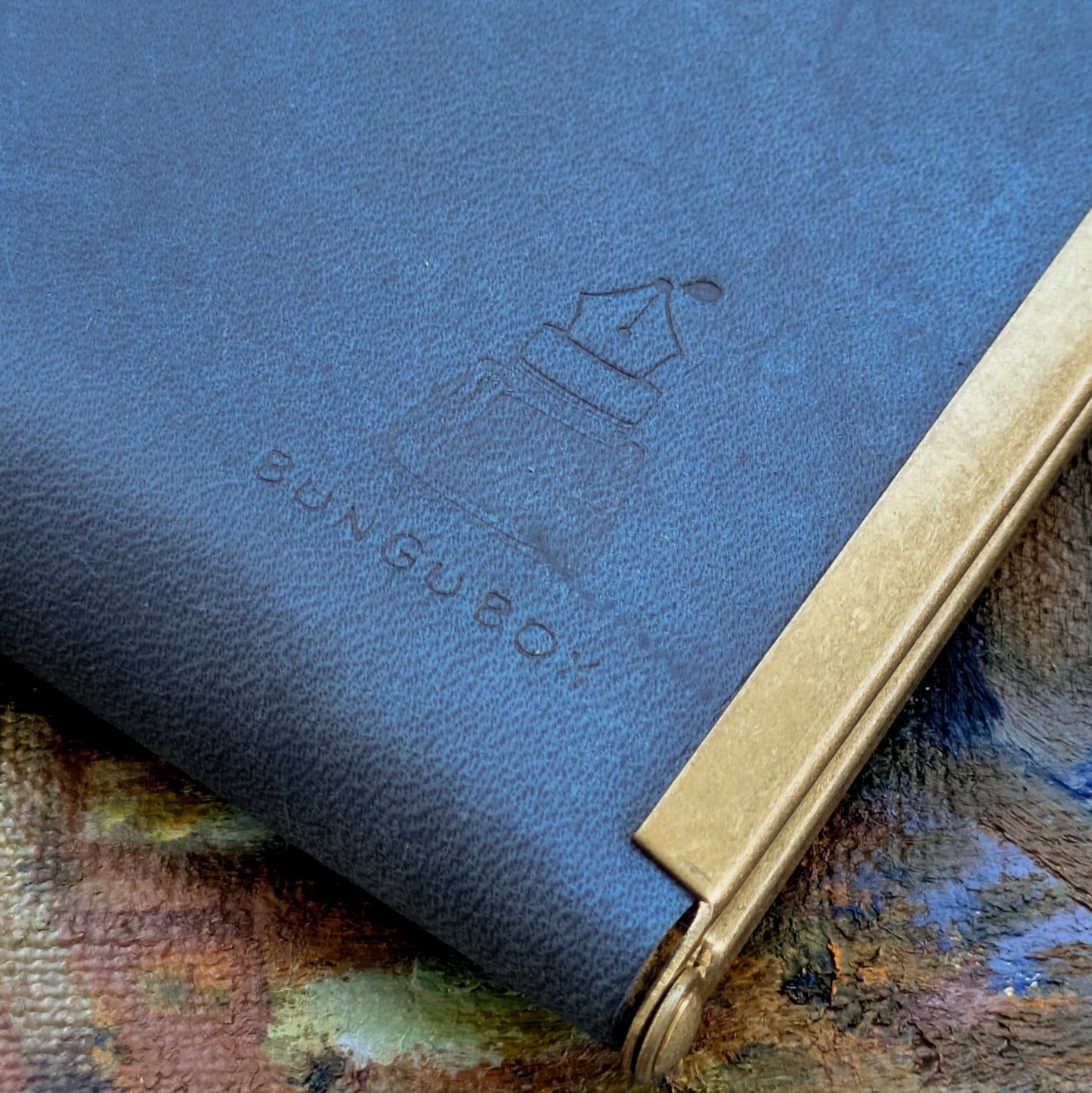Café Terrace at Night Metal Clasp Pen Case for 3 pens, BUNGUBOX x Penguin Kaban