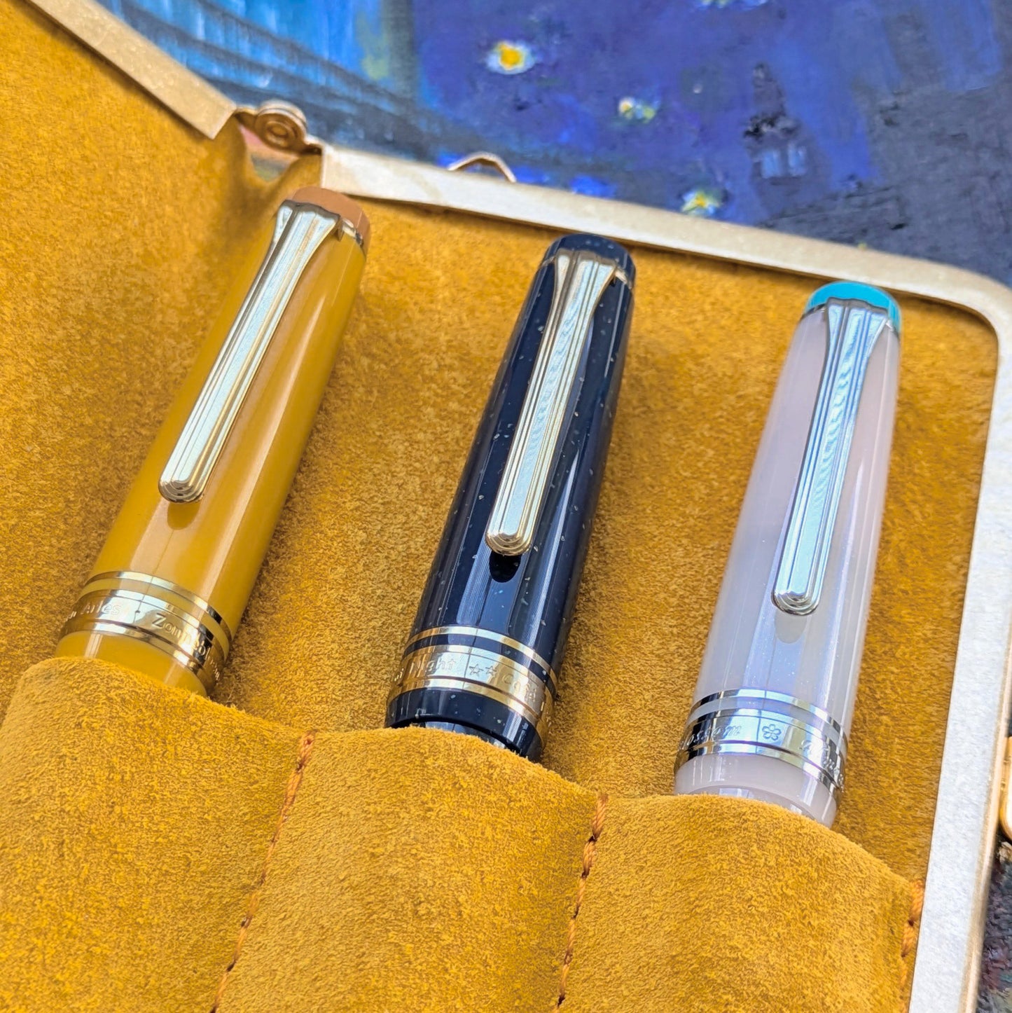 Café Terrace at Night Metal Clasp Pen Case for 3 pens, BUNGUBOX x Penguin Kaban