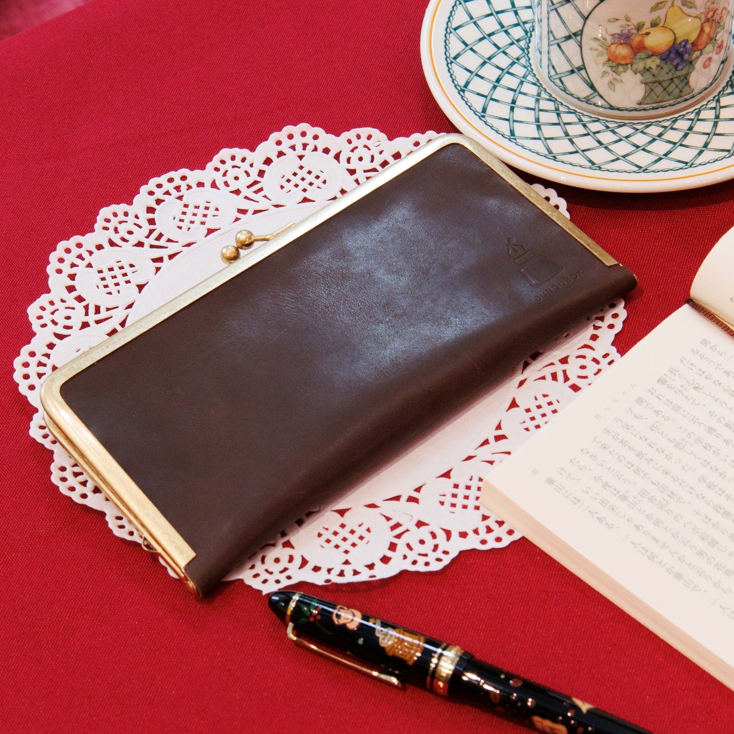 Opera Framboise metal clasp pen case for 3, BUNGUBOX x Penguin Kaban-sha