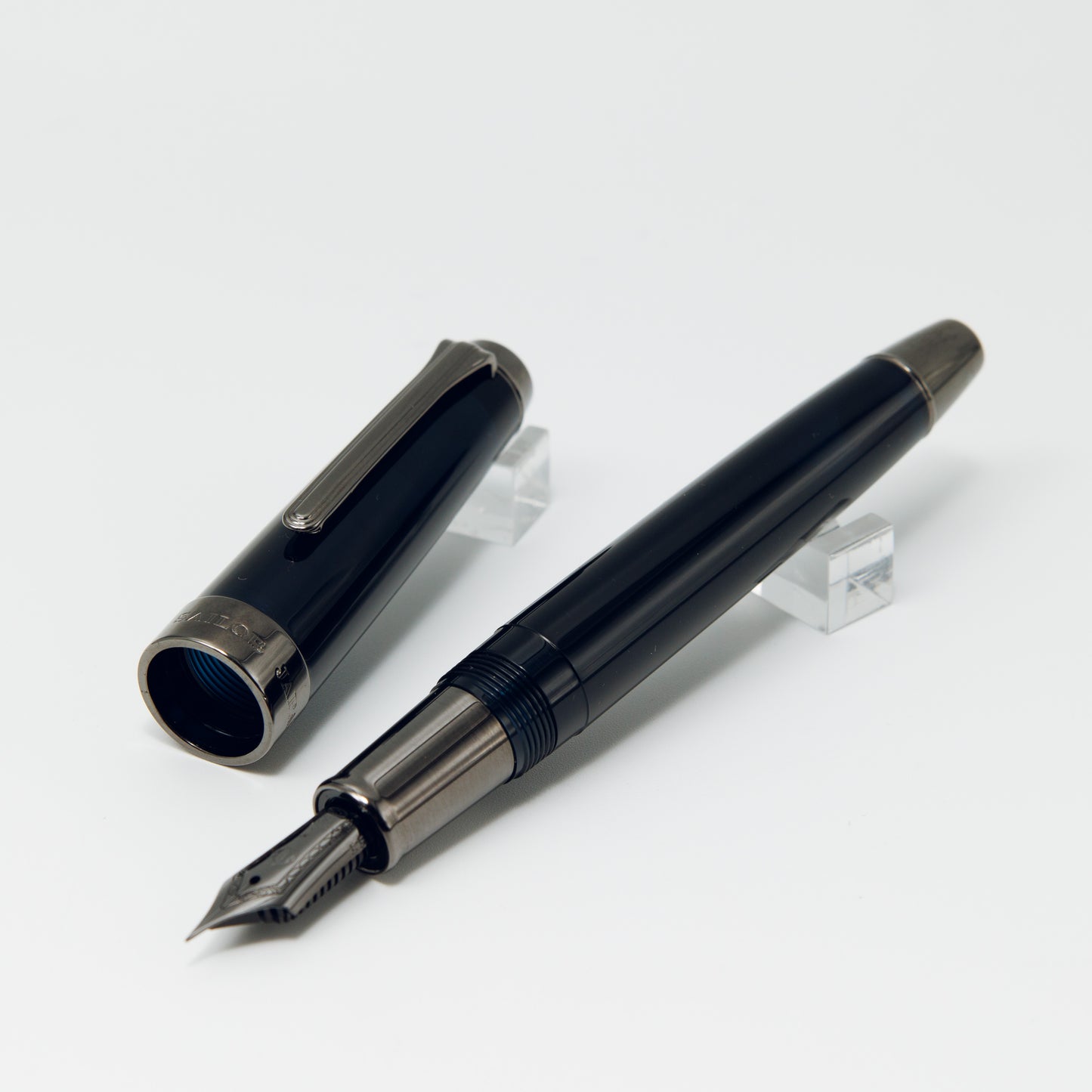  SAILOR Professional Gear Anchor with Black Trim