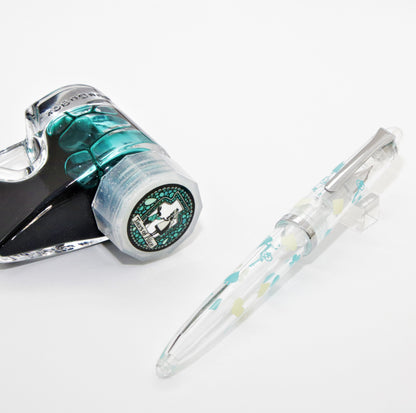 Alice in Wonderland White & Blue, 1911 Profit Jr.